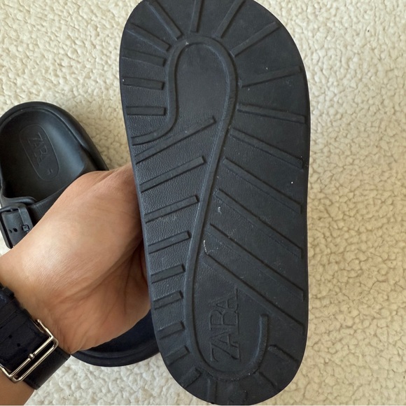 Zara - Rubberized Strappy Athletic Sandals - Black - kids size 31 - Picture 6 of 6